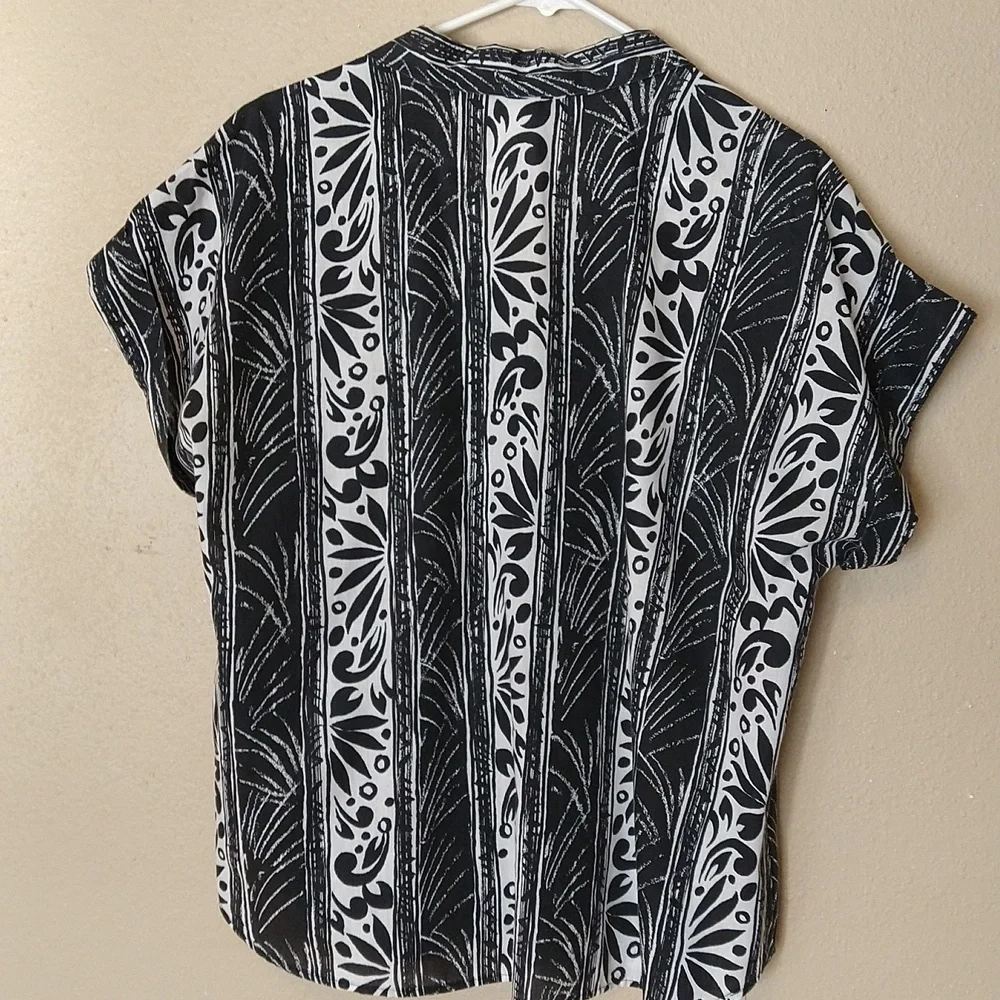 Vintage Tapestry Short Sleeve Button Up - Picture 5 of 5